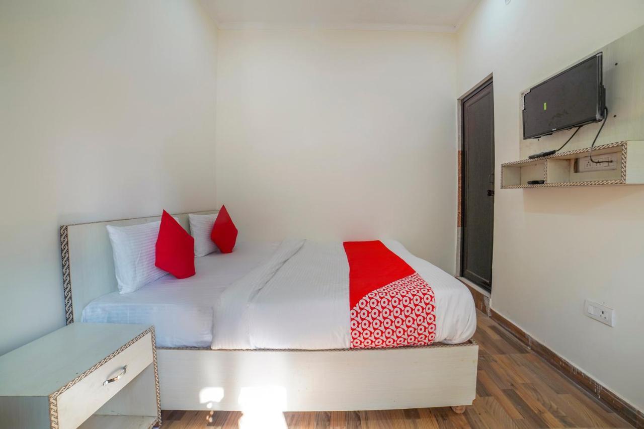 Oyo 67163 Anantham Residency Hotell Narendra Nagar Exteriör bild