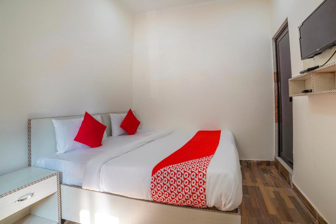 Oyo 67163 Anantham Residency Hotell Narendra Nagar Exteriör bild