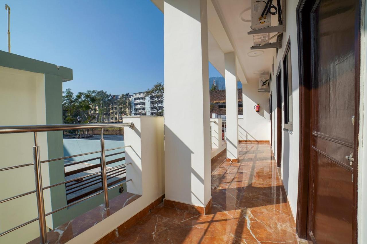 Oyo 67163 Anantham Residency Hotell Narendra Nagar Exteriör bild