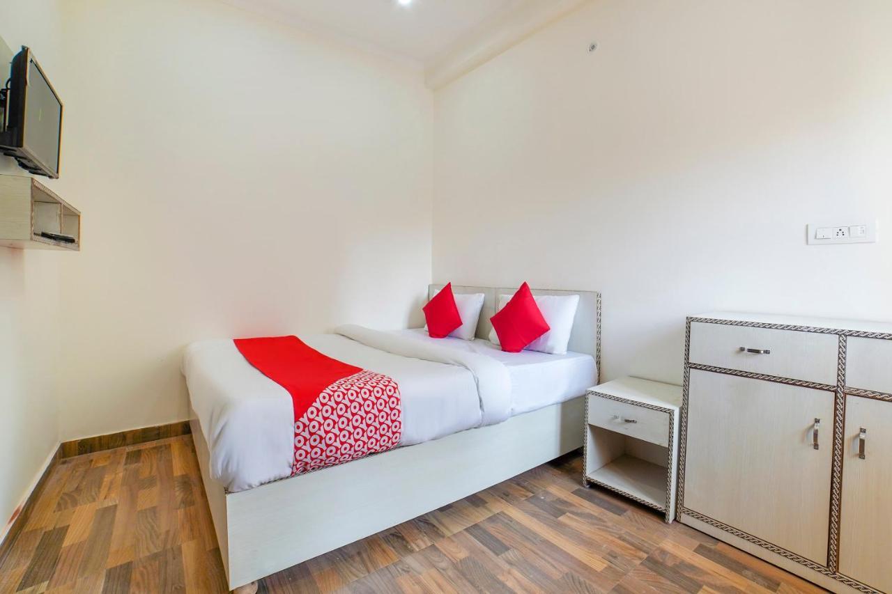 Oyo 67163 Anantham Residency Hotell Narendra Nagar Exteriör bild